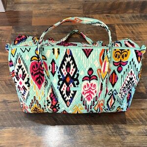 Vera Bradley Large Overnight Duffle bag‎